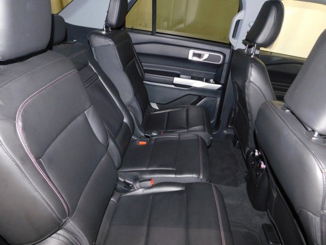 Used 2022 Ford Explorer XLT w/ Equipment Group 202A image 18