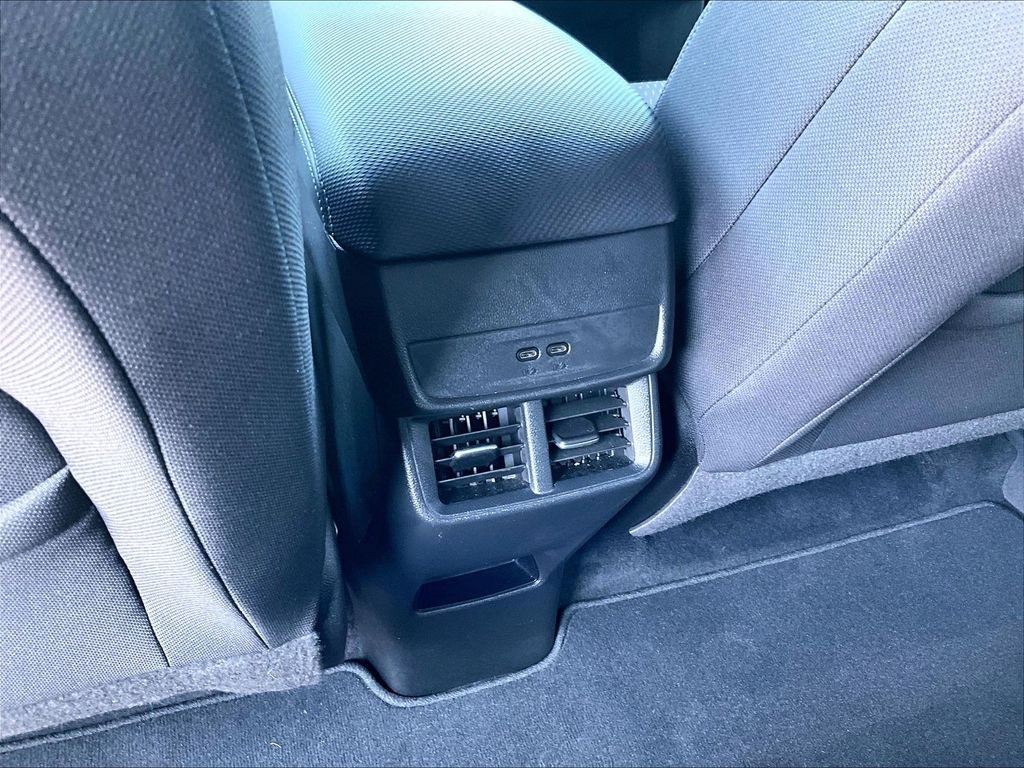 Used 2026 Chevrolet Equinox LT AWD/4WD image 28
