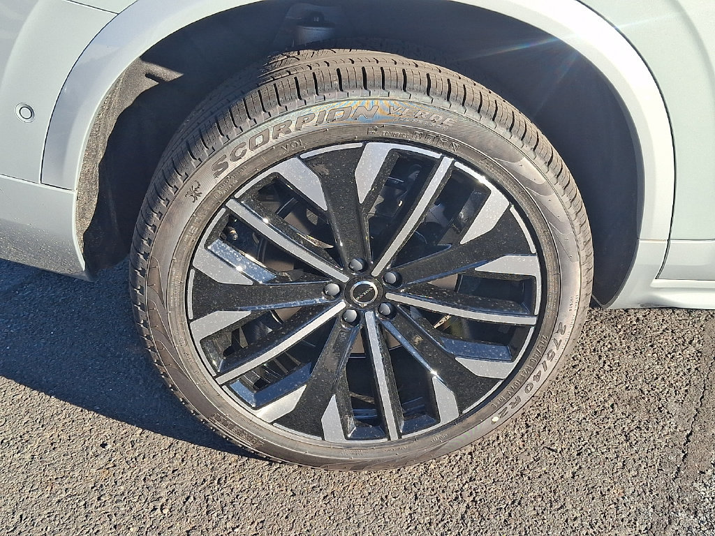 New 2027 Volvo XC90 B6 Plus AWD/4WD image 7