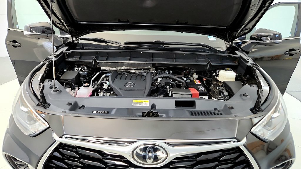 Used 2025 Toyota Highlander Platinum AWD/4WD image 15