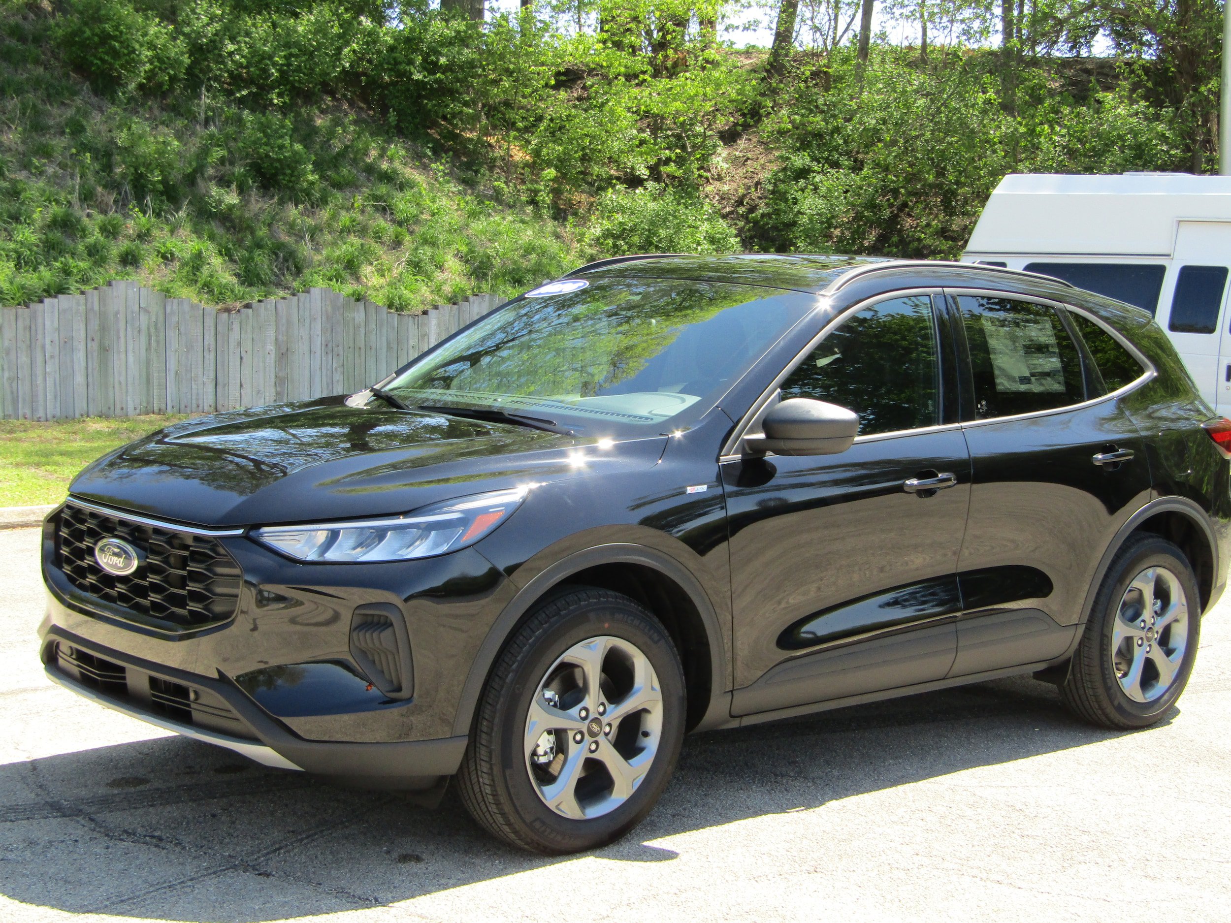 New 2026 Ford Escape ST-Line w/ Cold Weather Package AWD/4WD image 8