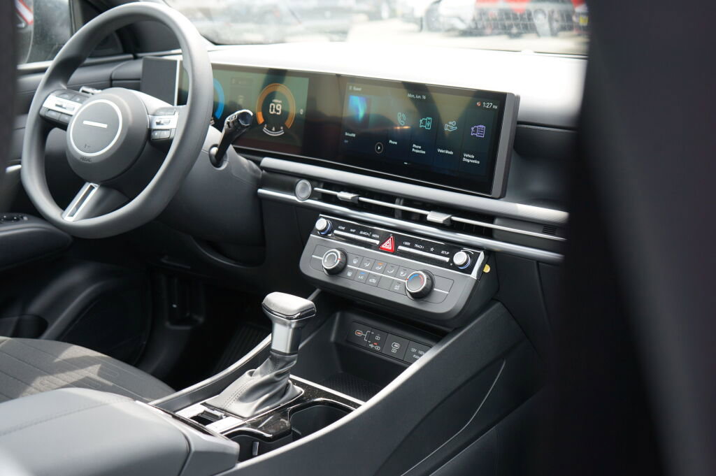 New 2025 Hyundai Santa Cruz SE AWD/4WD image 15
