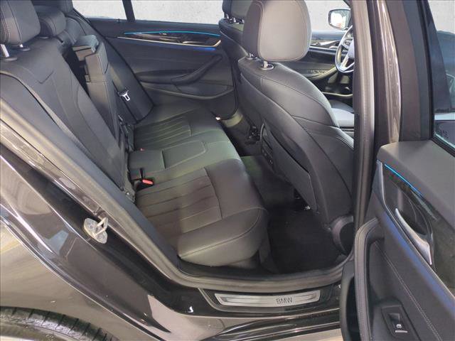 Used 2023 BMW 530e w/ Convenience Package image 21