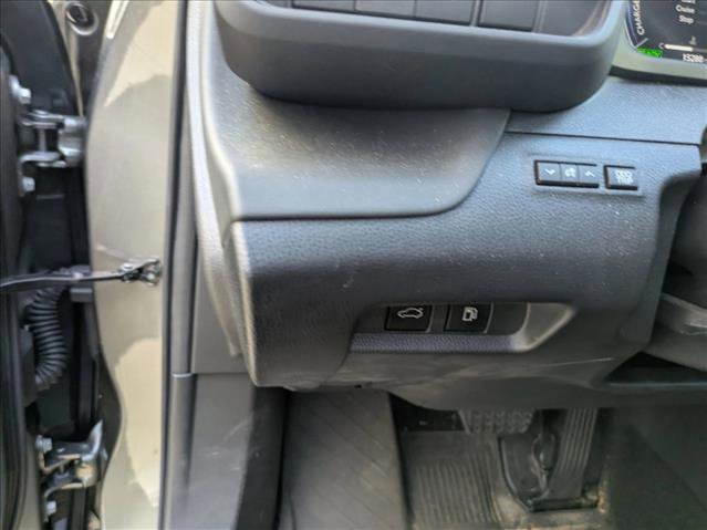 Used 2023 Toyota Crown Limited image 13