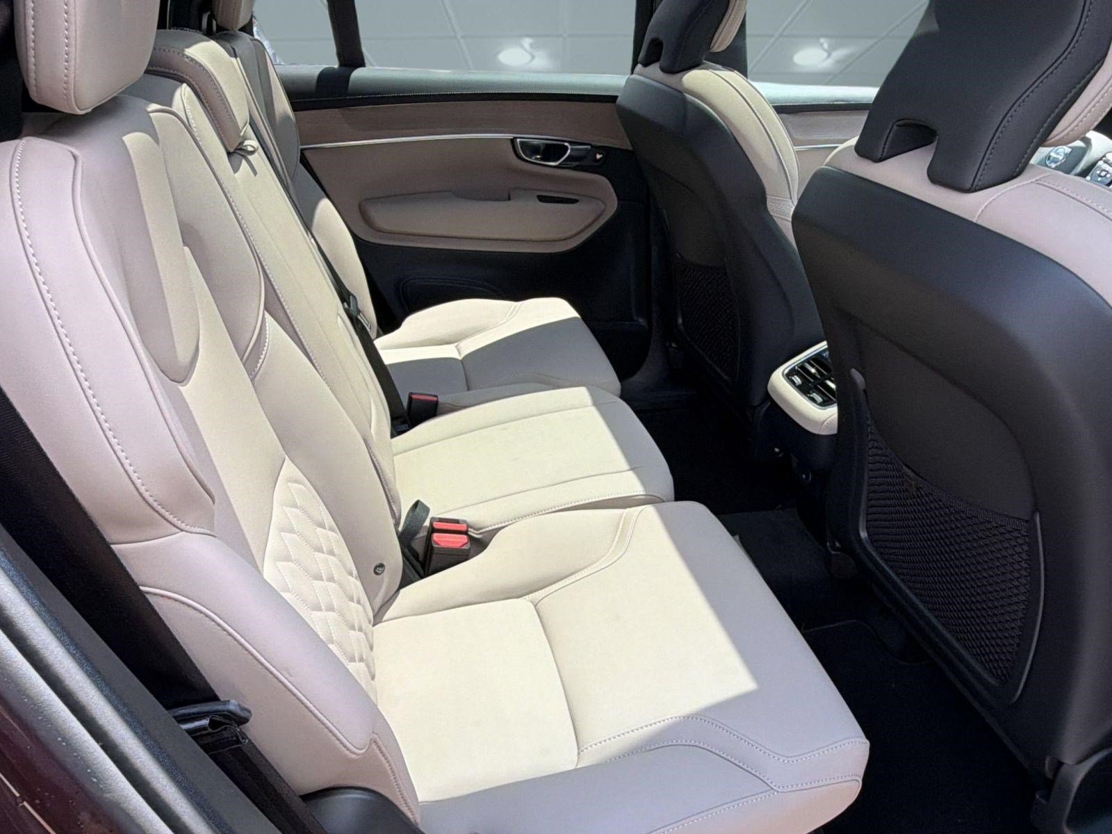 Certified 2025 Volvo XC90 B6 Core AWD/4WD image 30