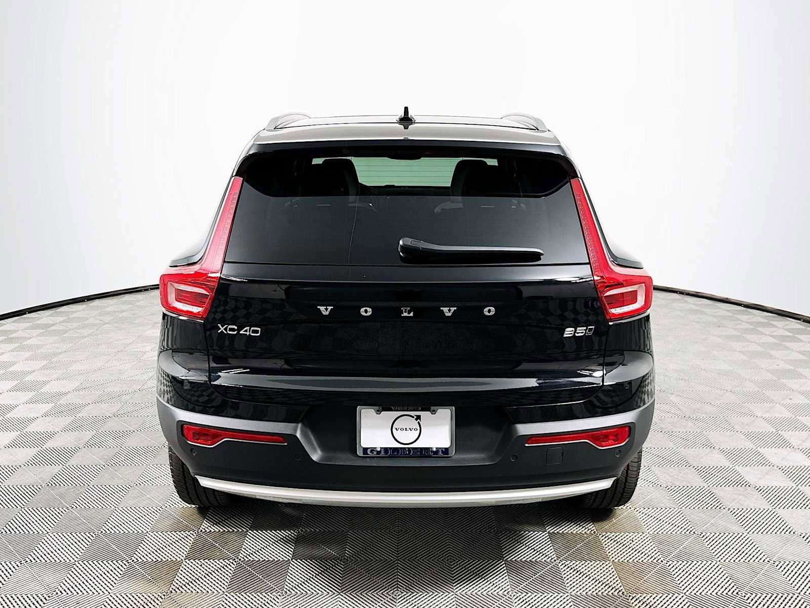 Certified 2025 Volvo XC40 B5 Plus w/ Protection Package Premier image 6