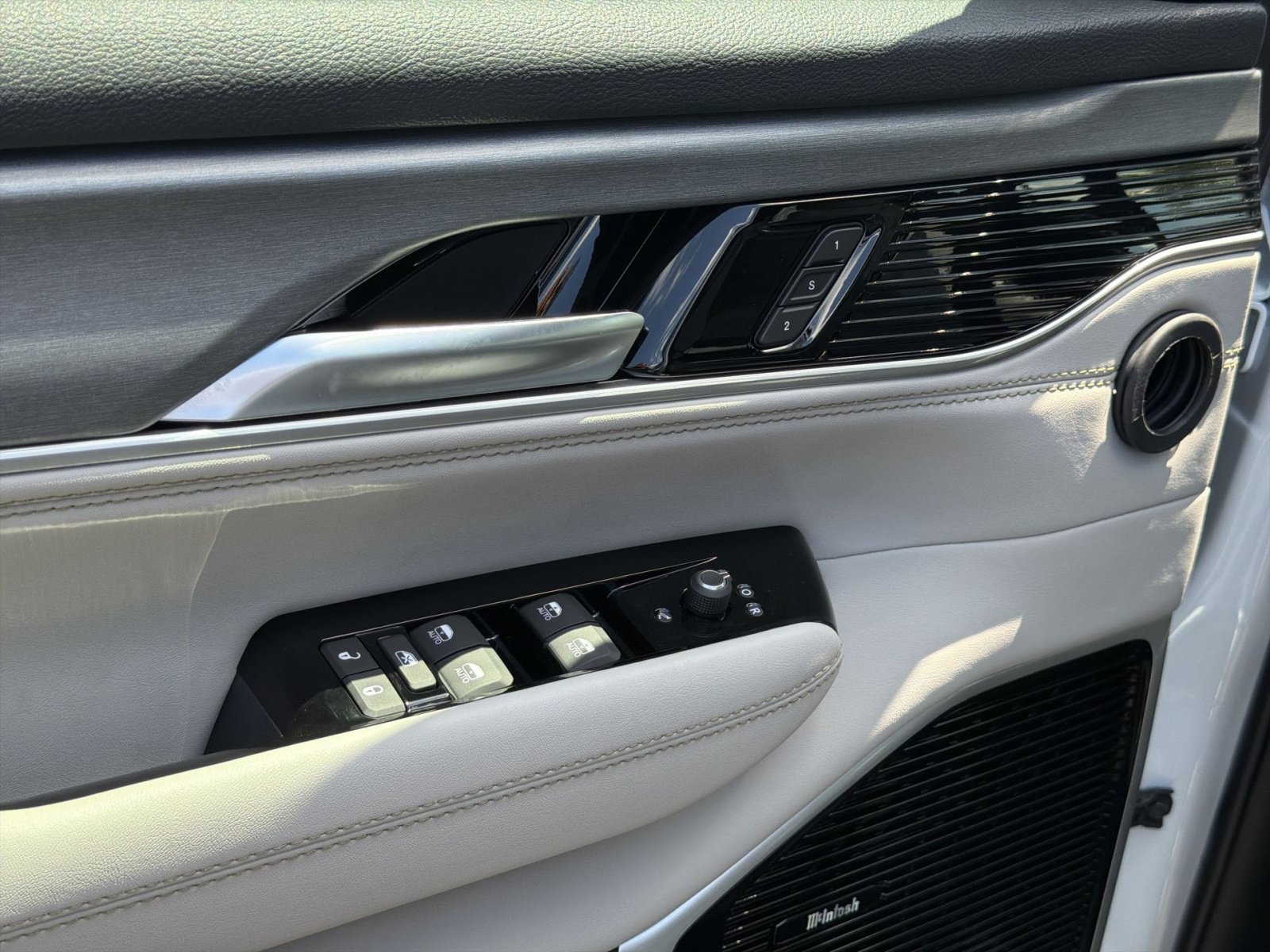 New 2026 Jeep Grand Wagoneer Limited AWD/4WD image 15