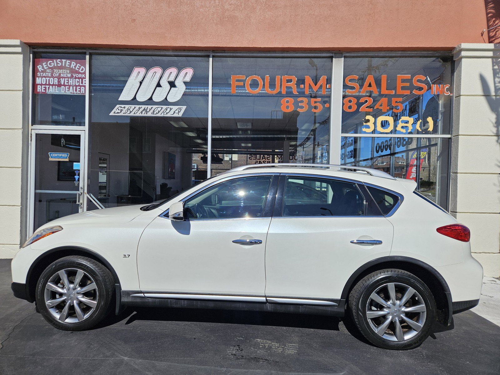 Used 2016 INFINITI QX50 AWD w/ Premium Plus Package image 13