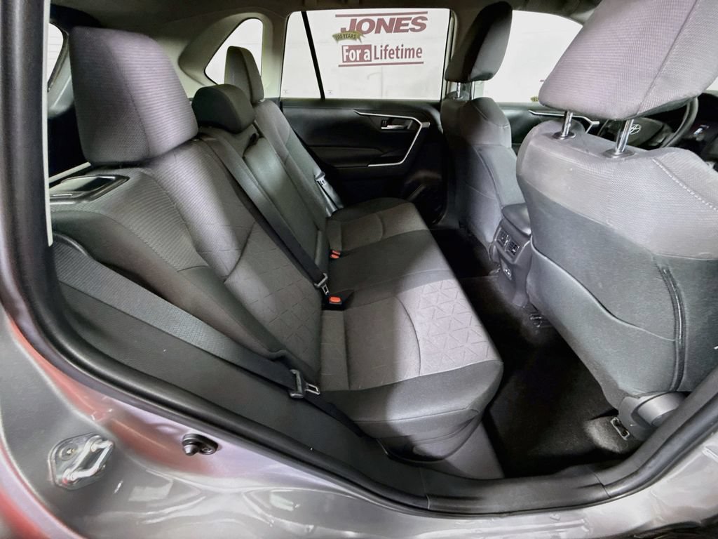 Used 2023 Toyota RAV4 XLE AWD/4WD image 28
