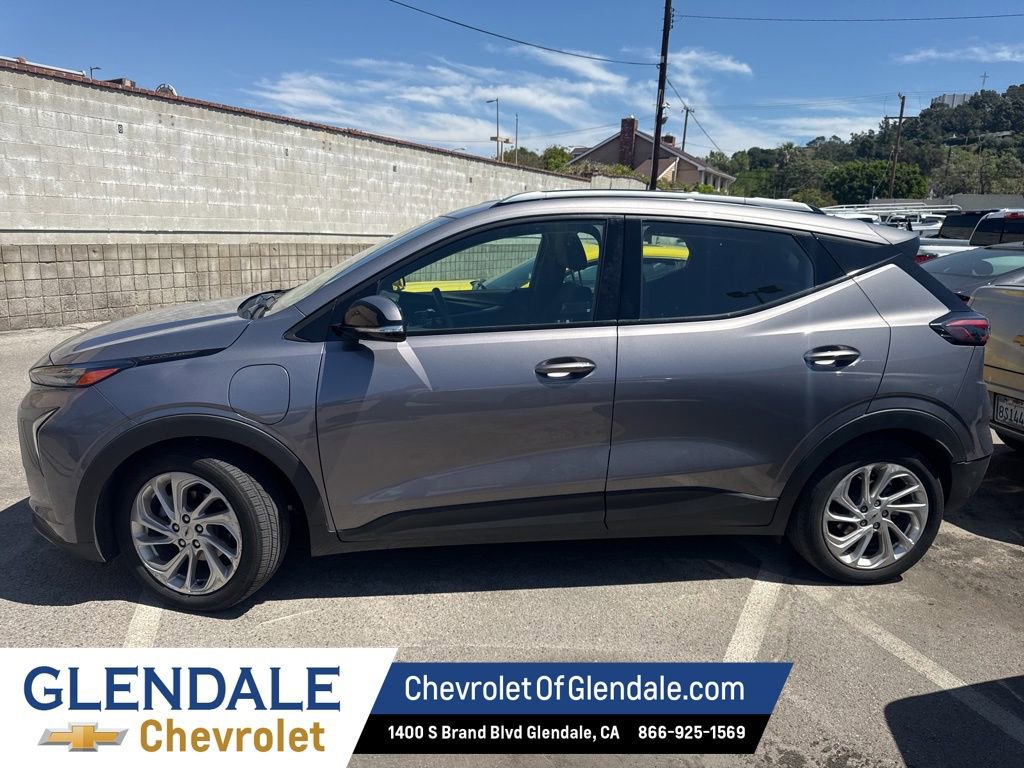 Used 2023 Chevrolet Bolt EUV LT image 3