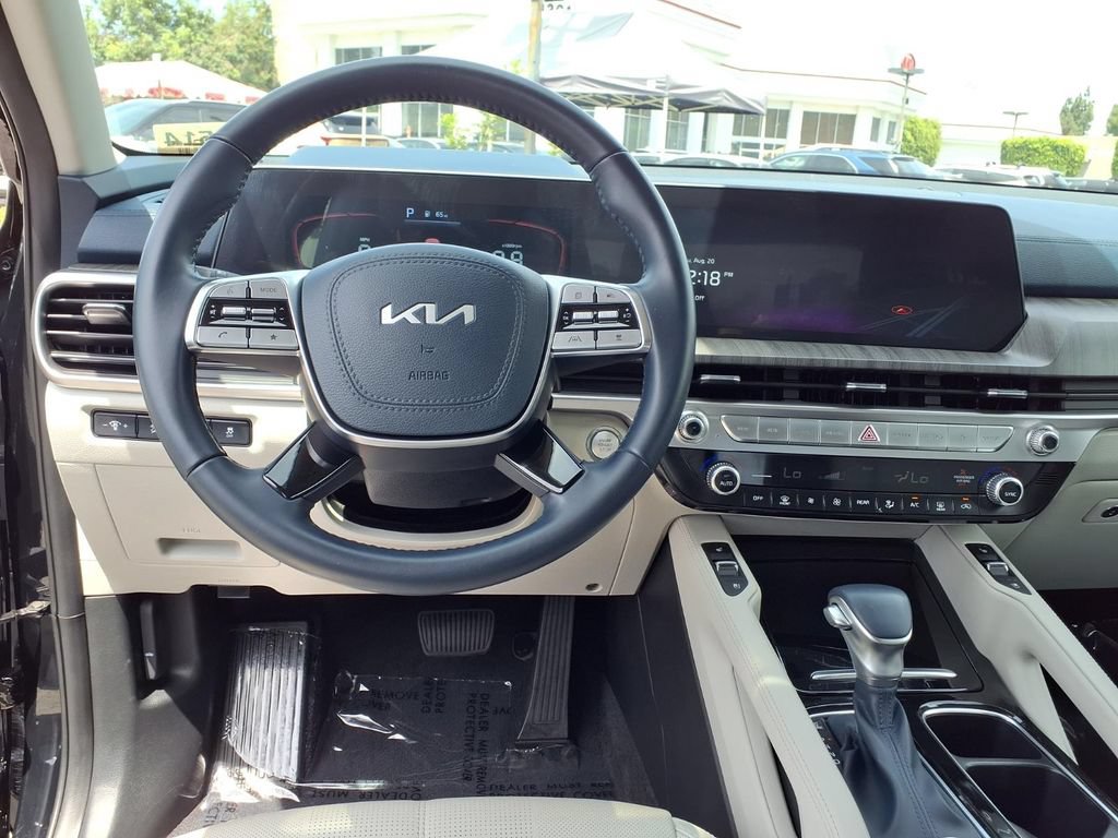 Certified 2024 Kia Telluride EX w/ EX Captain's Chair Package FWD image 9