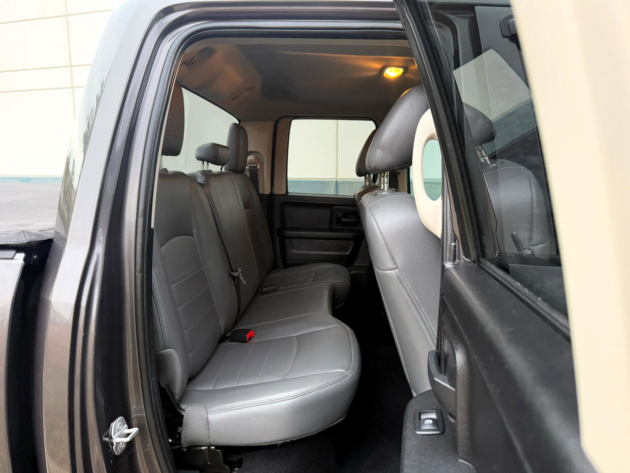 Used 2015 RAM 1500 Express image 23