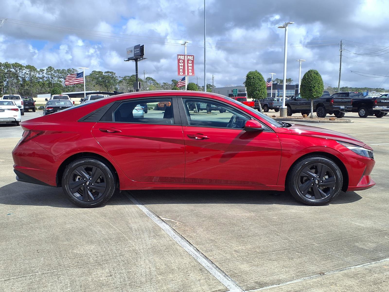 Used 2021 Hyundai Elantra SEL image 7