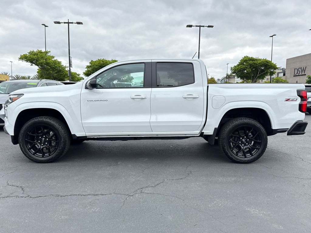 Used 2025 Chevrolet Colorado Z71 w/ Technology Package AWD/4WD image 7