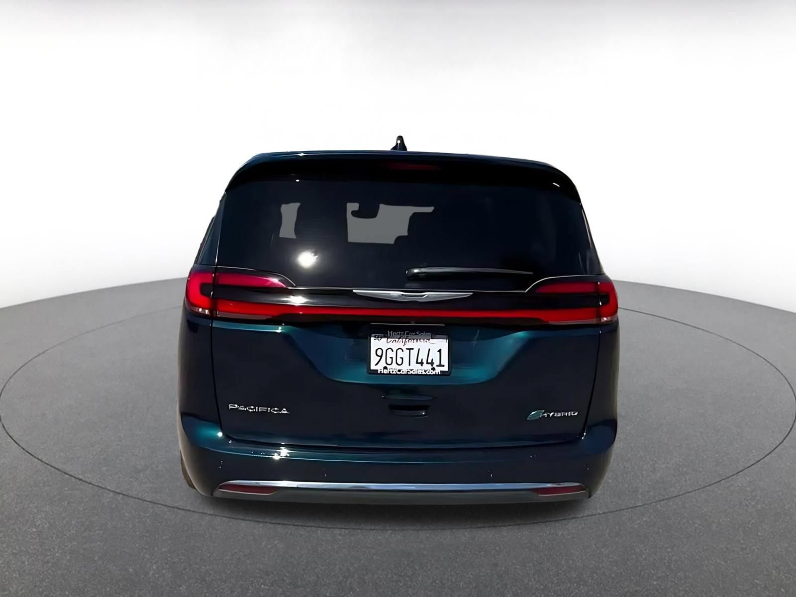 Used 2023 Chrysler Pacifica Touring-L FWD image 12