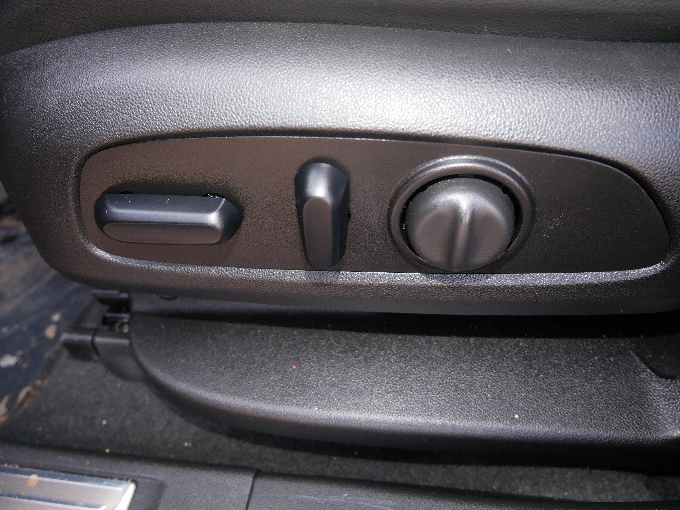 Used 2018 GMC Acadia Denali w/ LPO, Floor Liner Package image 19