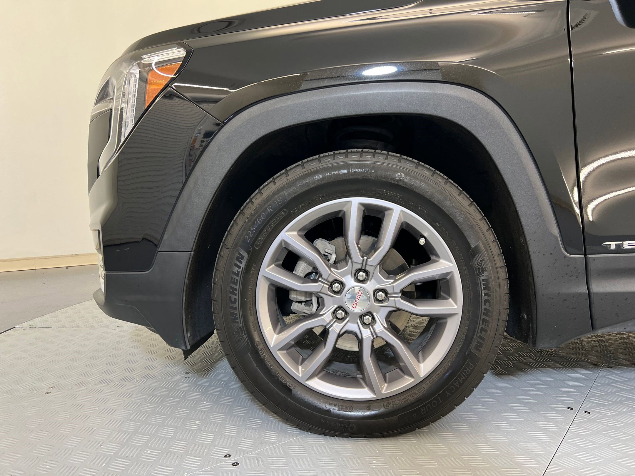 Used 2024 GMC Terrain SLT image 11