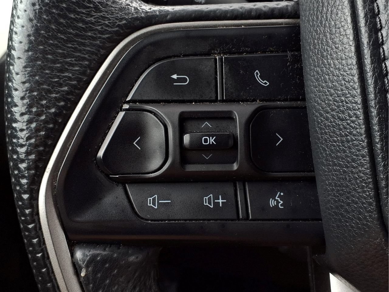 Used 2024 Toyota Tacoma TRD Off-Road AWD/4WD image 22