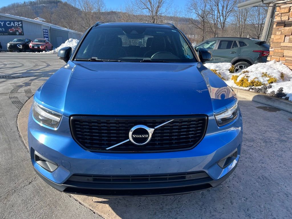 Used 2019 Volvo XC40 T5 R-Design image 3