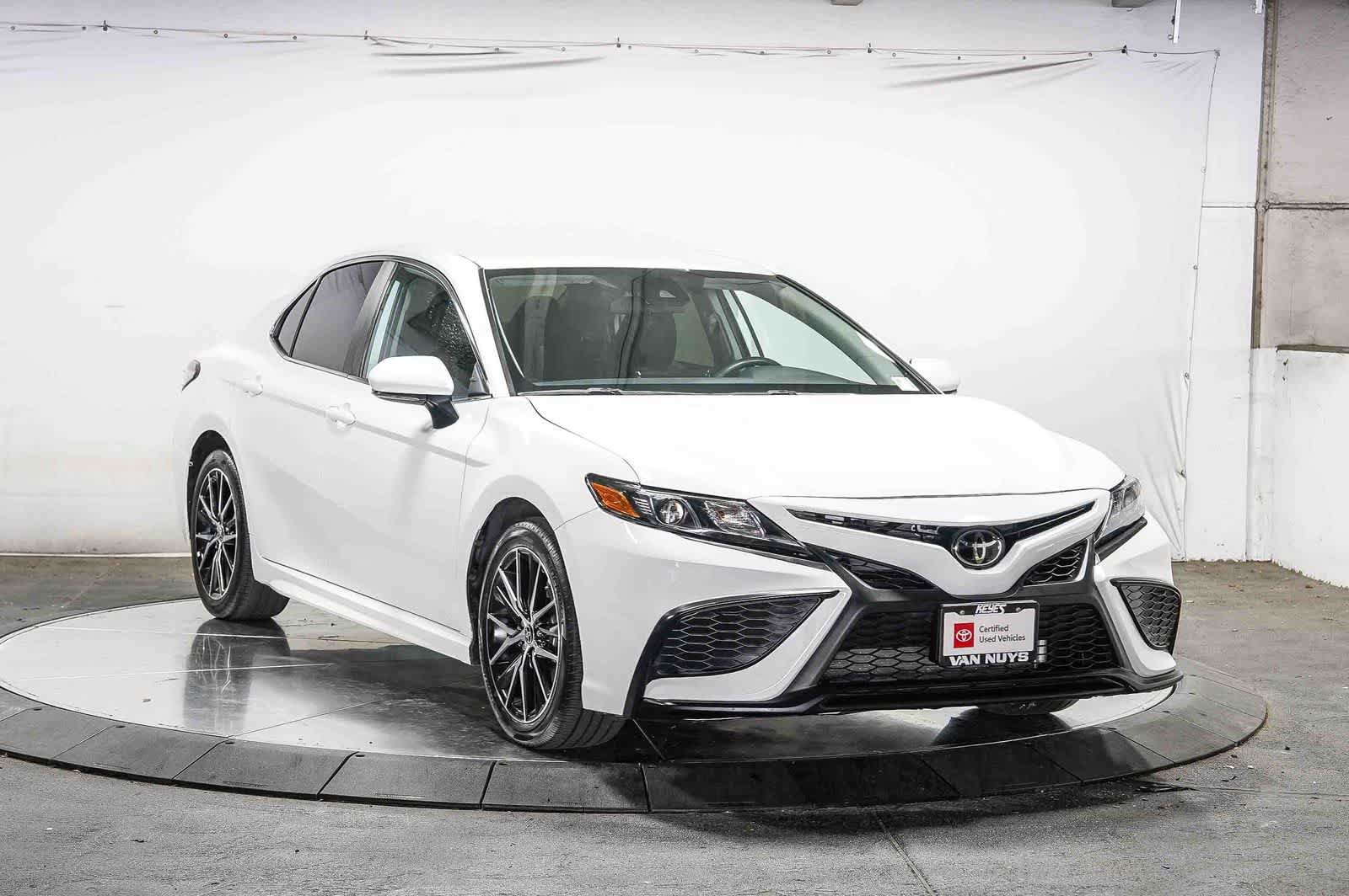 Certified 2024 Toyota Camry SE FWD image 6