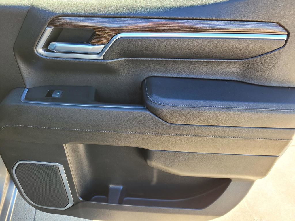 Used 2023 GMC Sierra 1500 SLE image 12