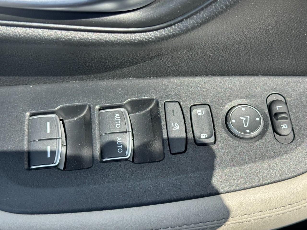Certified 2024 Honda HR-V EX-L image 18