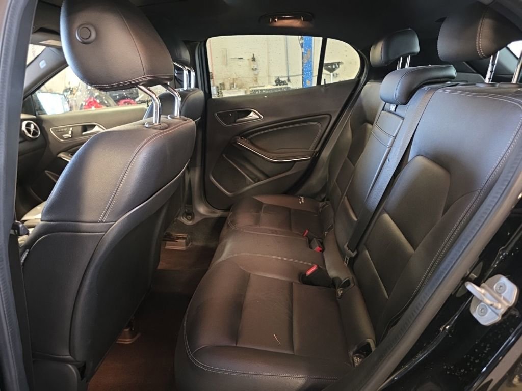 Used 2018 Mercedes-Benz GLA 250 4MATIC w/ Premium Package image 5