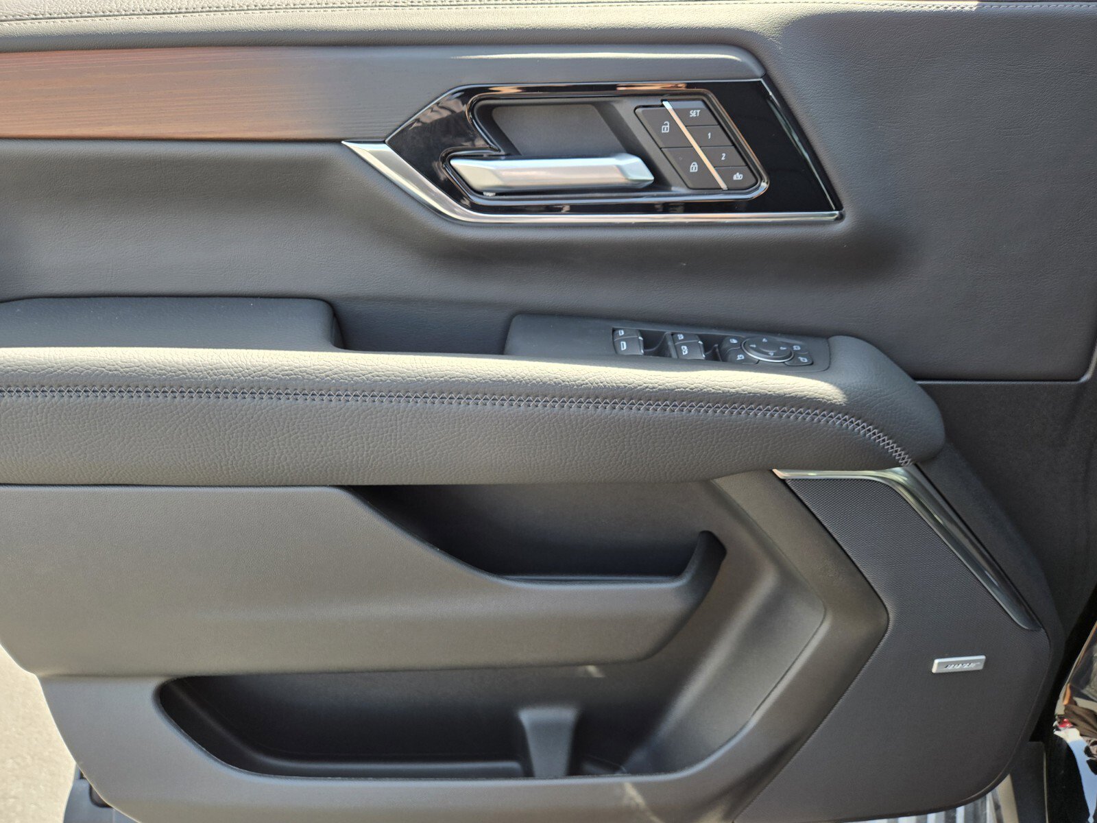 New 2025 GMC Yukon Denali w/ Denali Reserve Package image 11