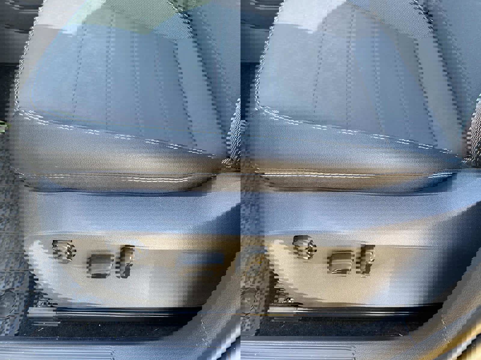 Used 2024 Volkswagen Taos SE image 21