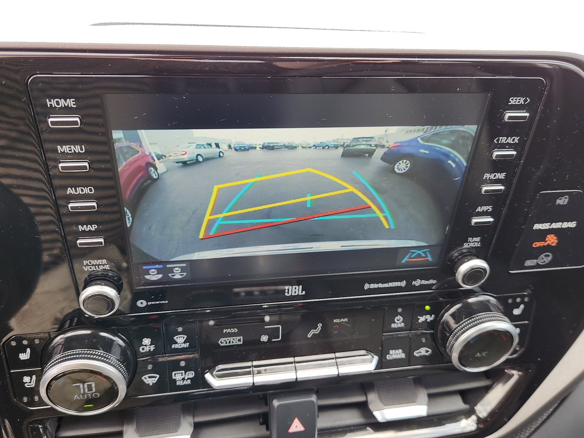 Certified 2021 Toyota Highlander Limited AWD/4WD image 15