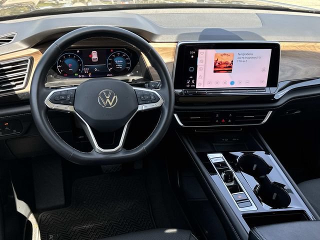 Certified 2024 Volkswagen Atlas SE w/ Panoramic Sunroof Package FWD image 6