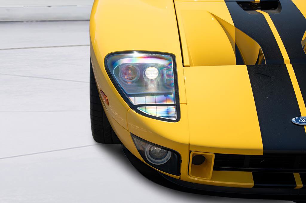 Used 2006 Ford GT RWD image 14