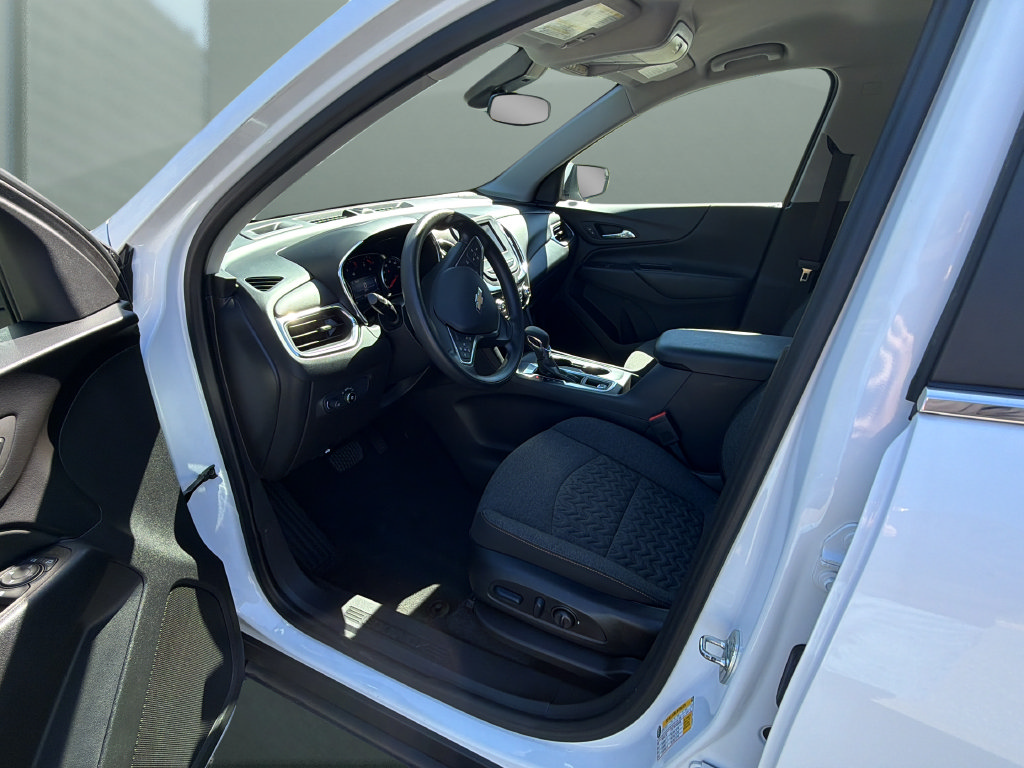 Used 2023 Chevrolet Equinox LT FWD image 9