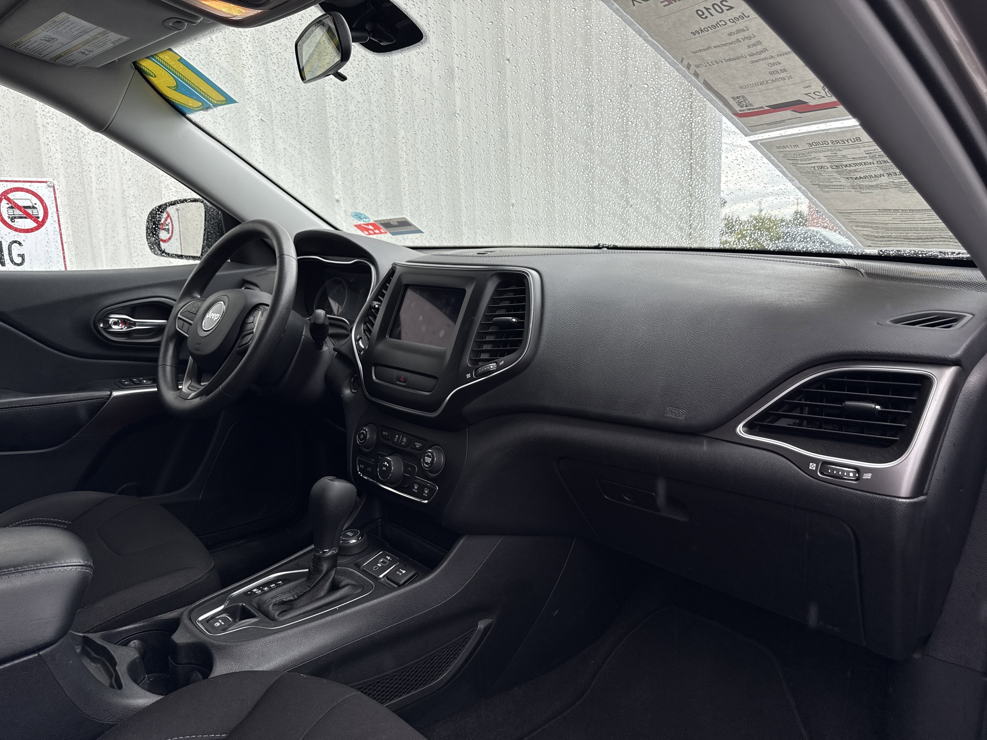 Used 2019 Jeep Cherokee Latitude w/ Popular Appearance Group image 43