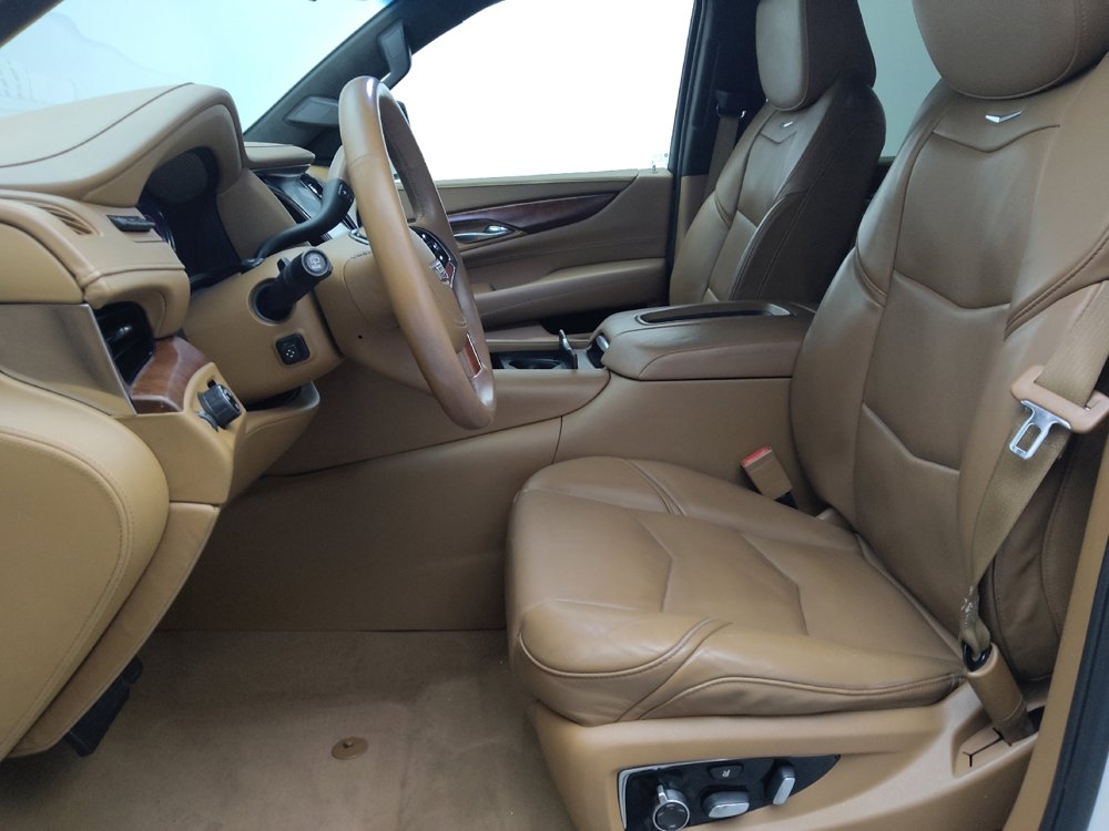 Used 2017 Cadillac Escalade ESV Platinum RWD image 17
