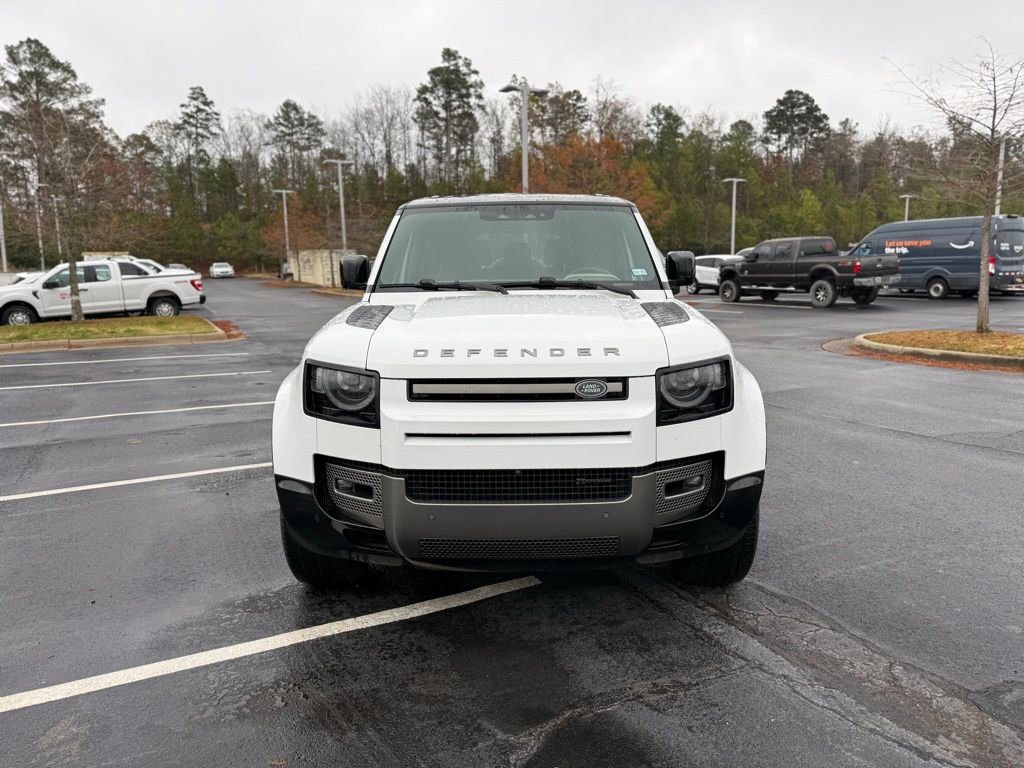 Used 2023 Land Rover Defender 130 X-Dynamic SE image 2
