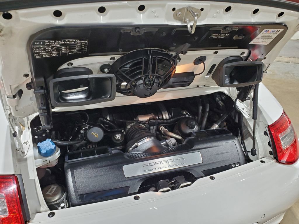 Used 2010 Porsche 911 Carrera 4S image 38