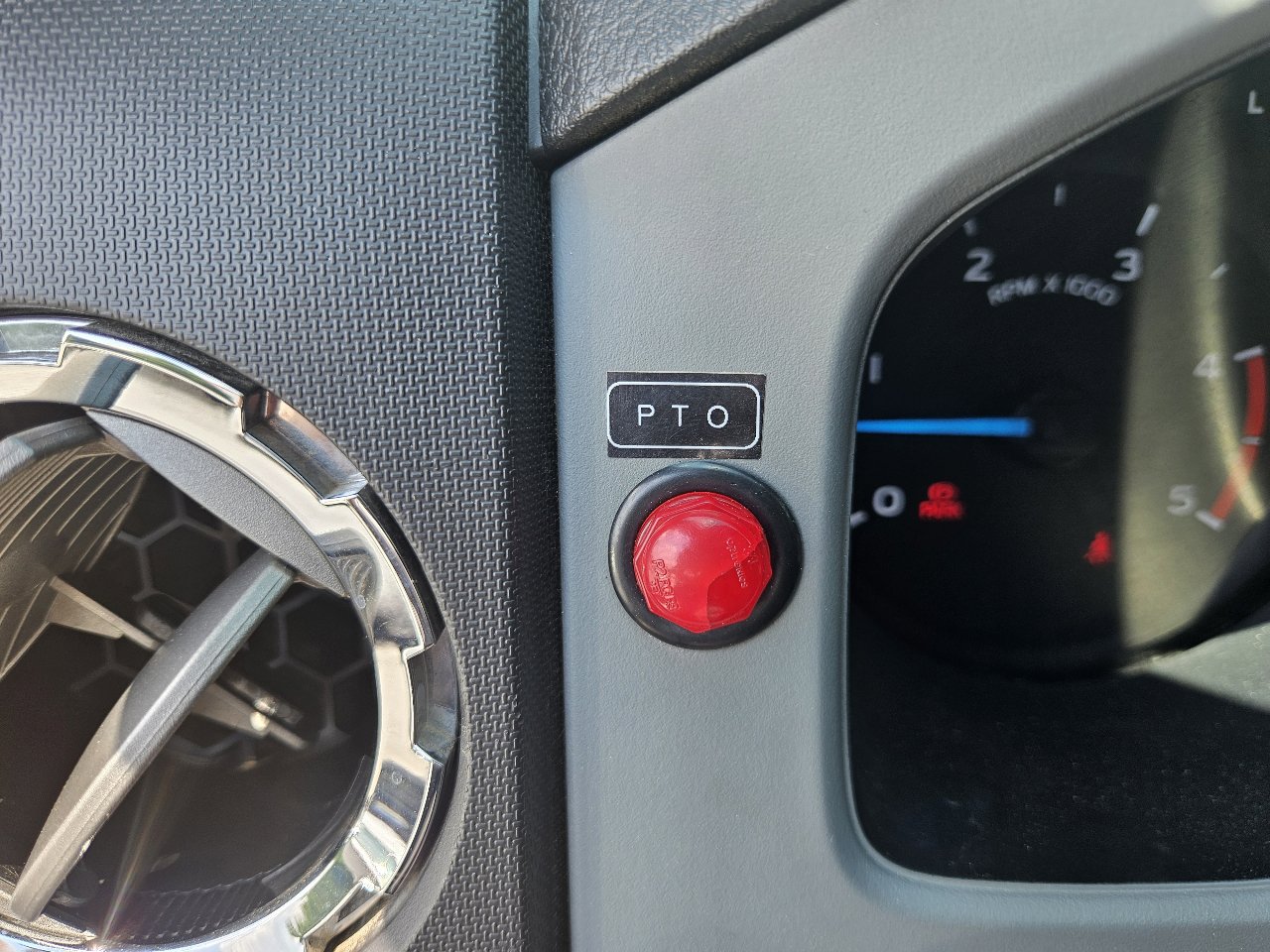 Used 2022 Ford F650 2WD Regular Cab Super Duty image 65