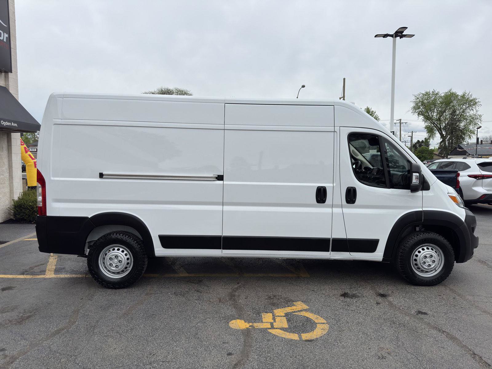 Used 2025 RAM ProMaster 2500 w/ Convenience Group FWD image 11