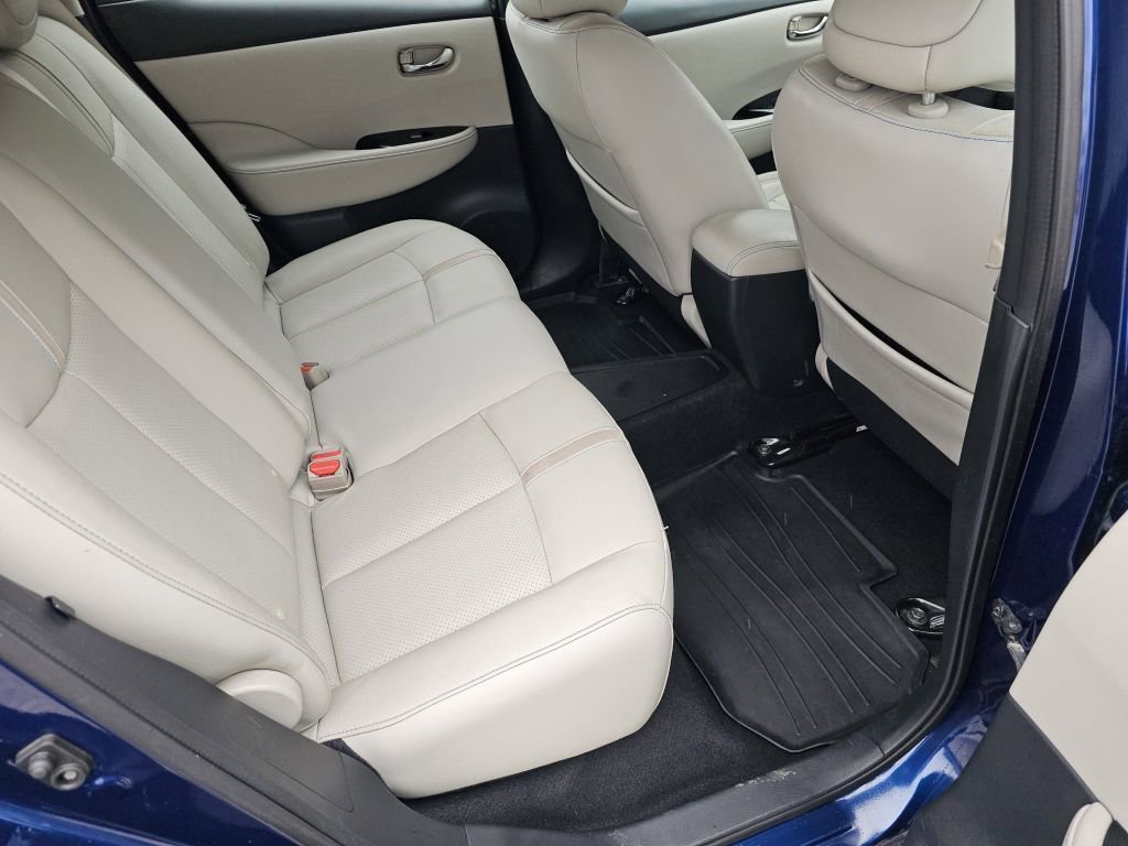 Used 2018 Nissan Leaf SL w/ SL Technology Package FWD image 5