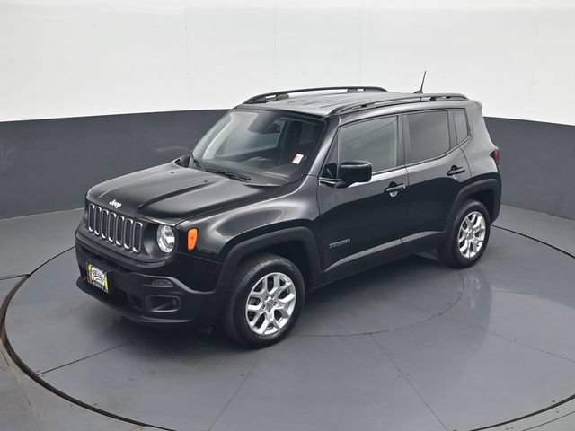 Used 2018 Jeep Renegade Latitude w/ Cold Weather Group AWD/4WD image 13