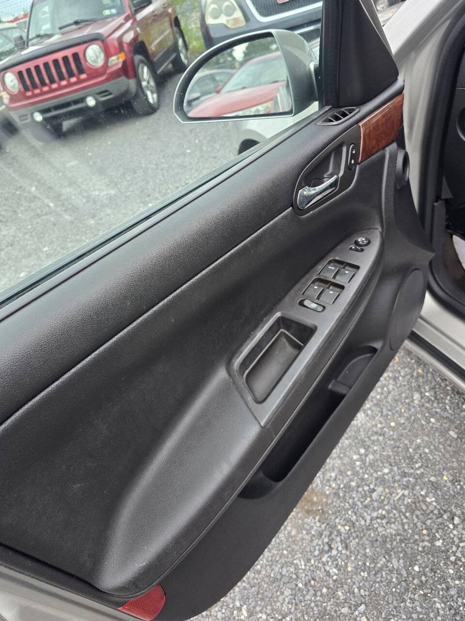 Used 2007 Chevrolet Impala SS w/ Convenience Package FWD image 16