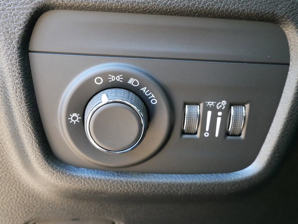 New 2025 Jeep Grand Cherokee Laredo image 36