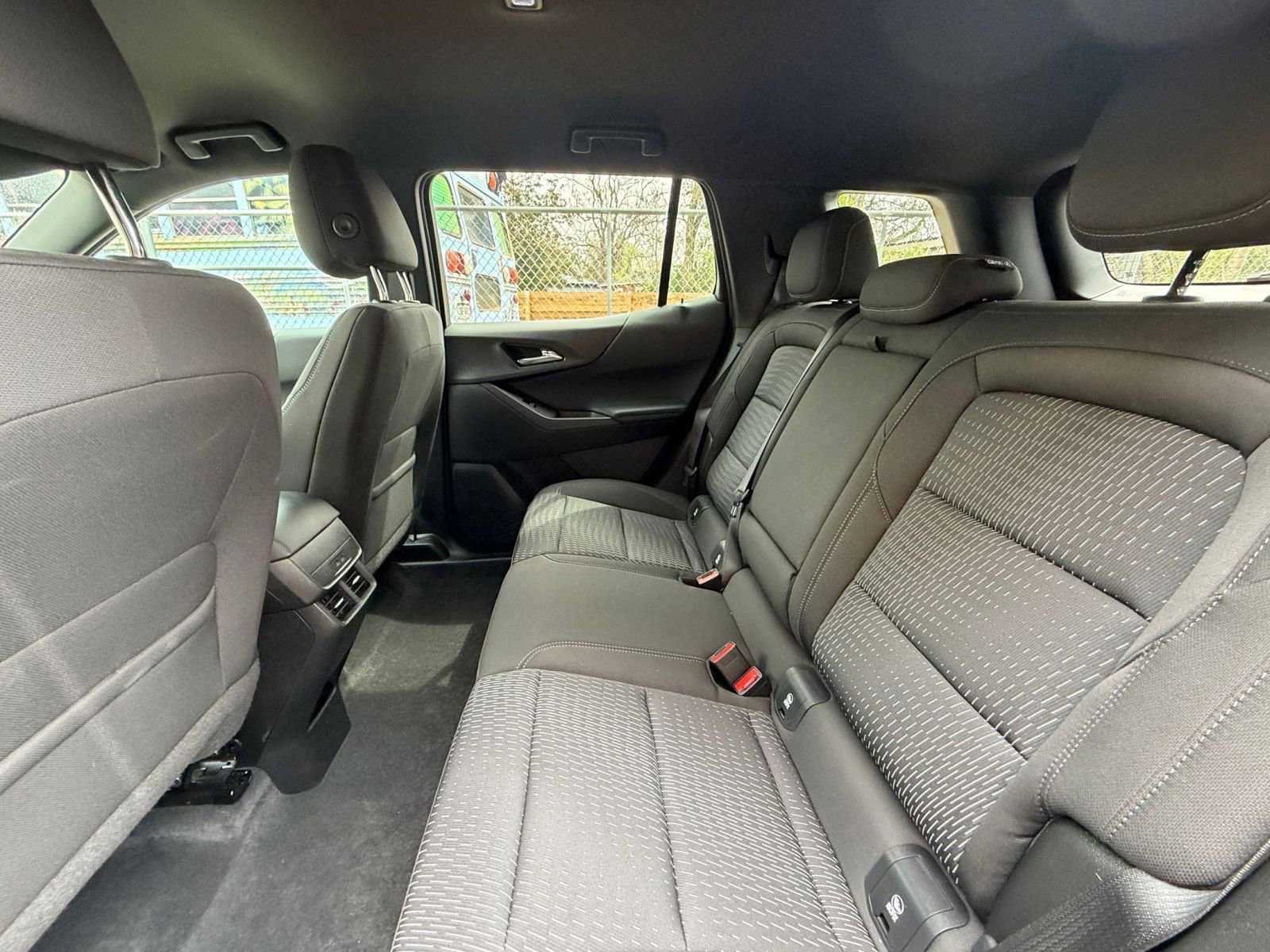 Used 2025 Chevrolet Equinox LT AWD/4WD image 24