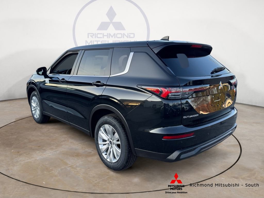 New 2026 Mitsubishi Outlander ES image 5