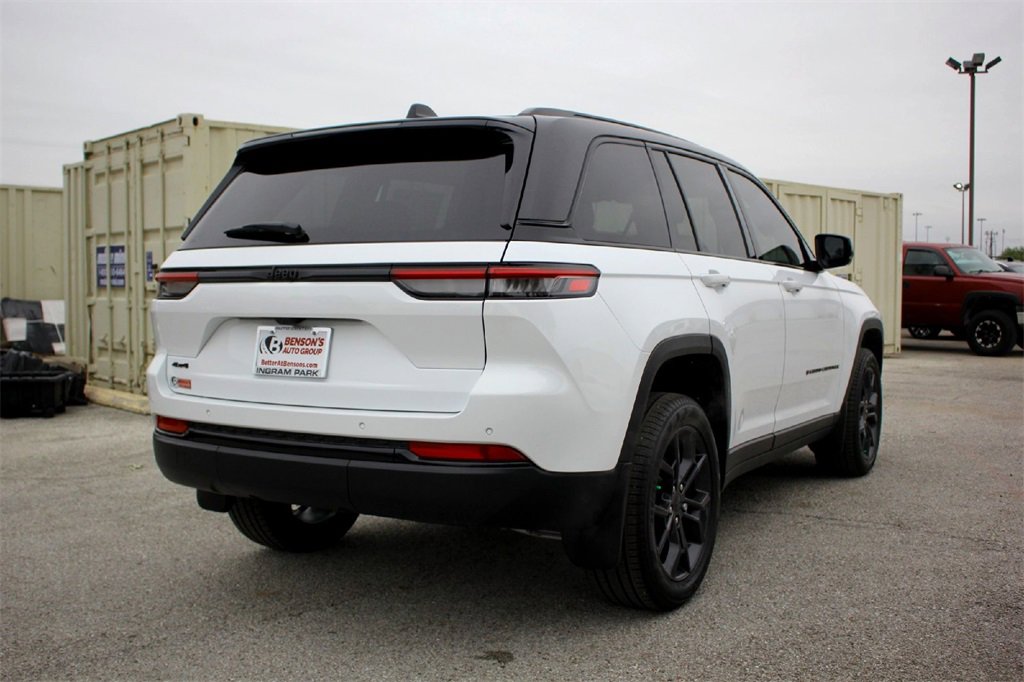 New 2025 Jeep Grand Cherokee Limited w/ MOPAR Finishing Package image 5