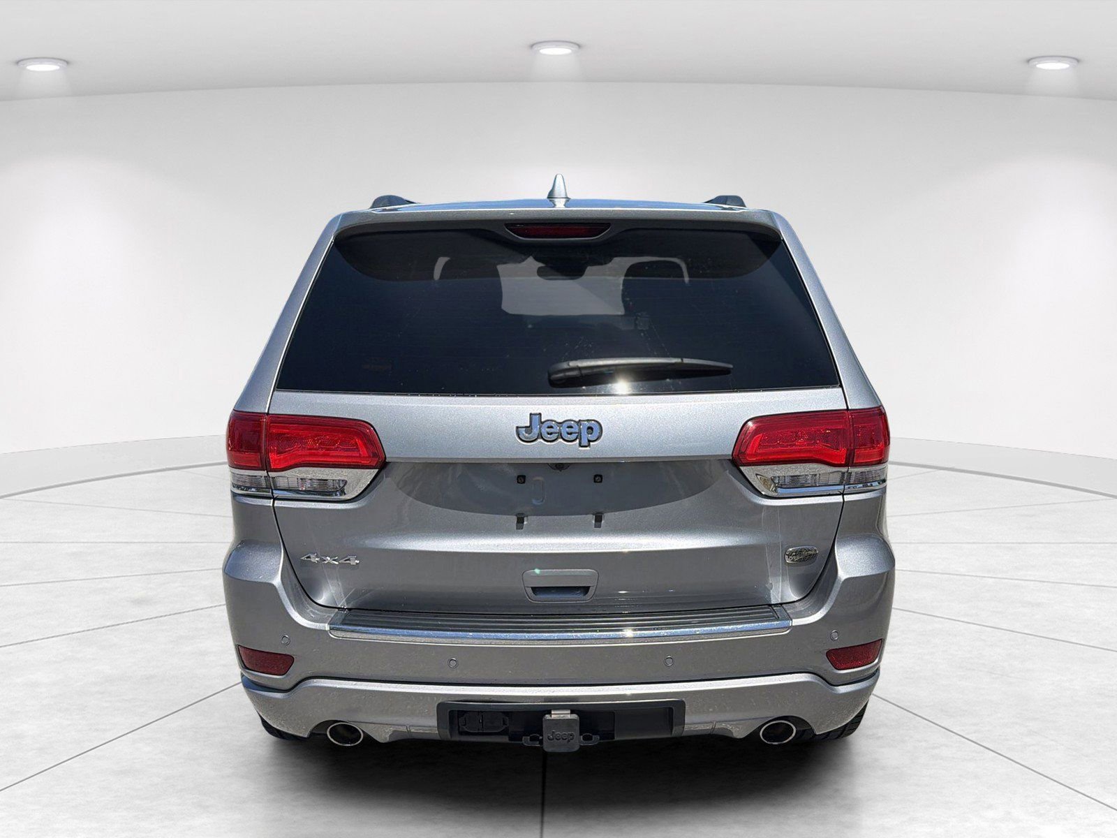 Used 2019 Jeep Grand Cherokee Overland AWD/4WD image 5