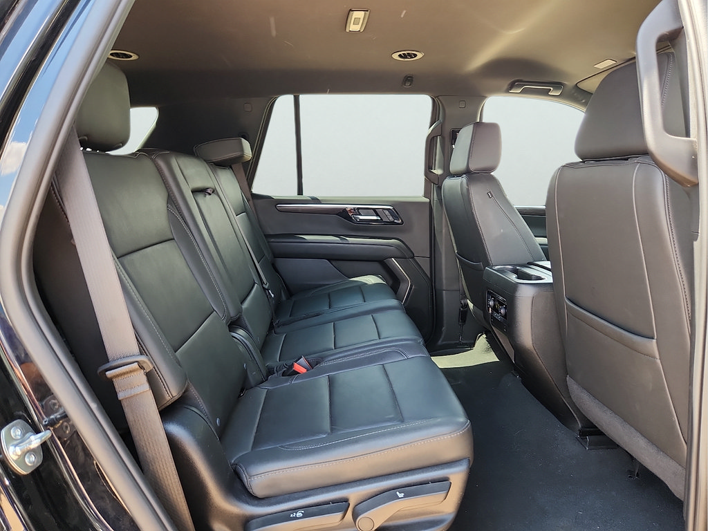 Used 2025 Chevrolet Tahoe LT RWD image 16
