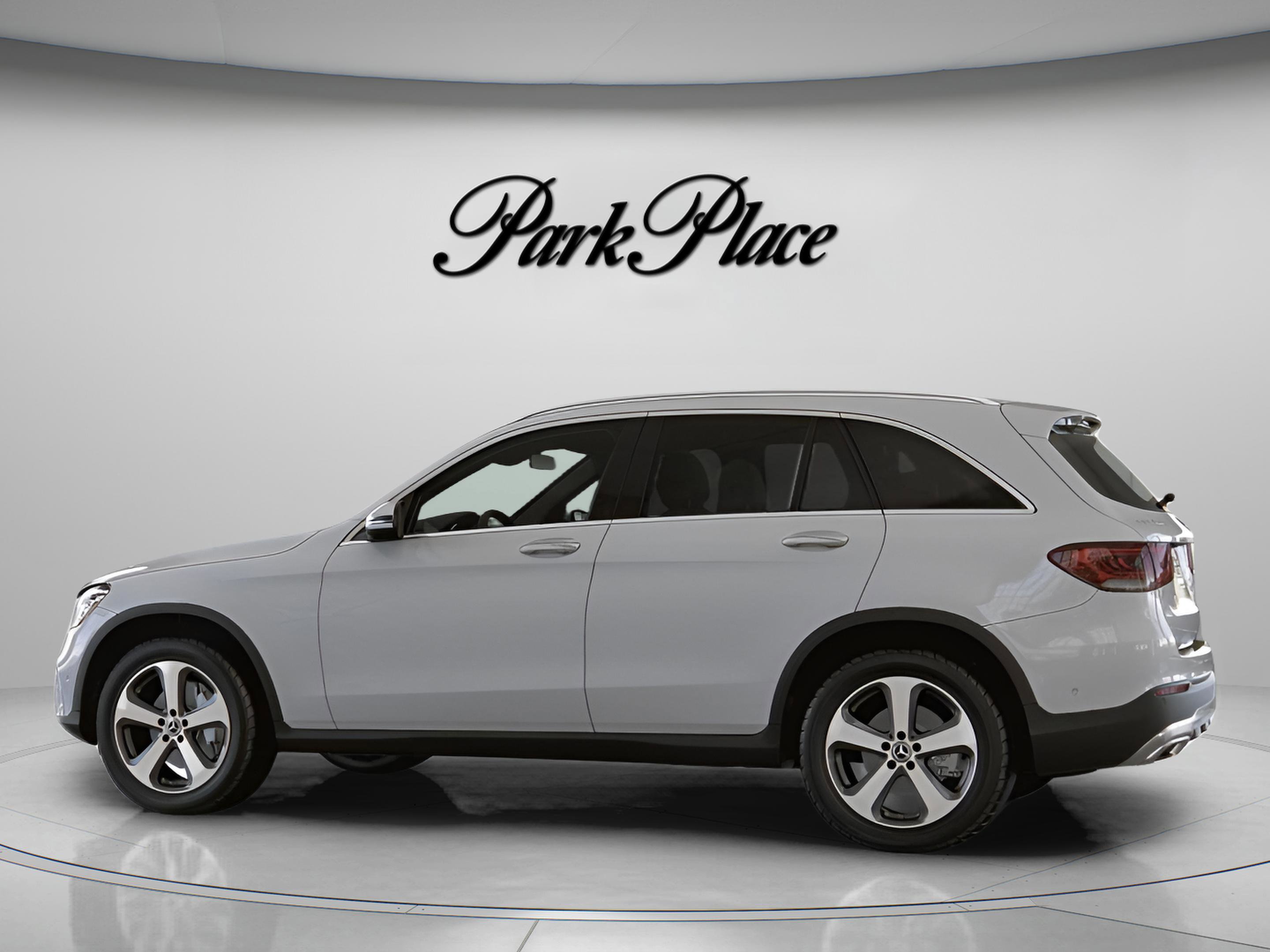 Certified 2022 Mercedes-Benz GLC 300 4MATIC w/ Premium Package Lite image 9