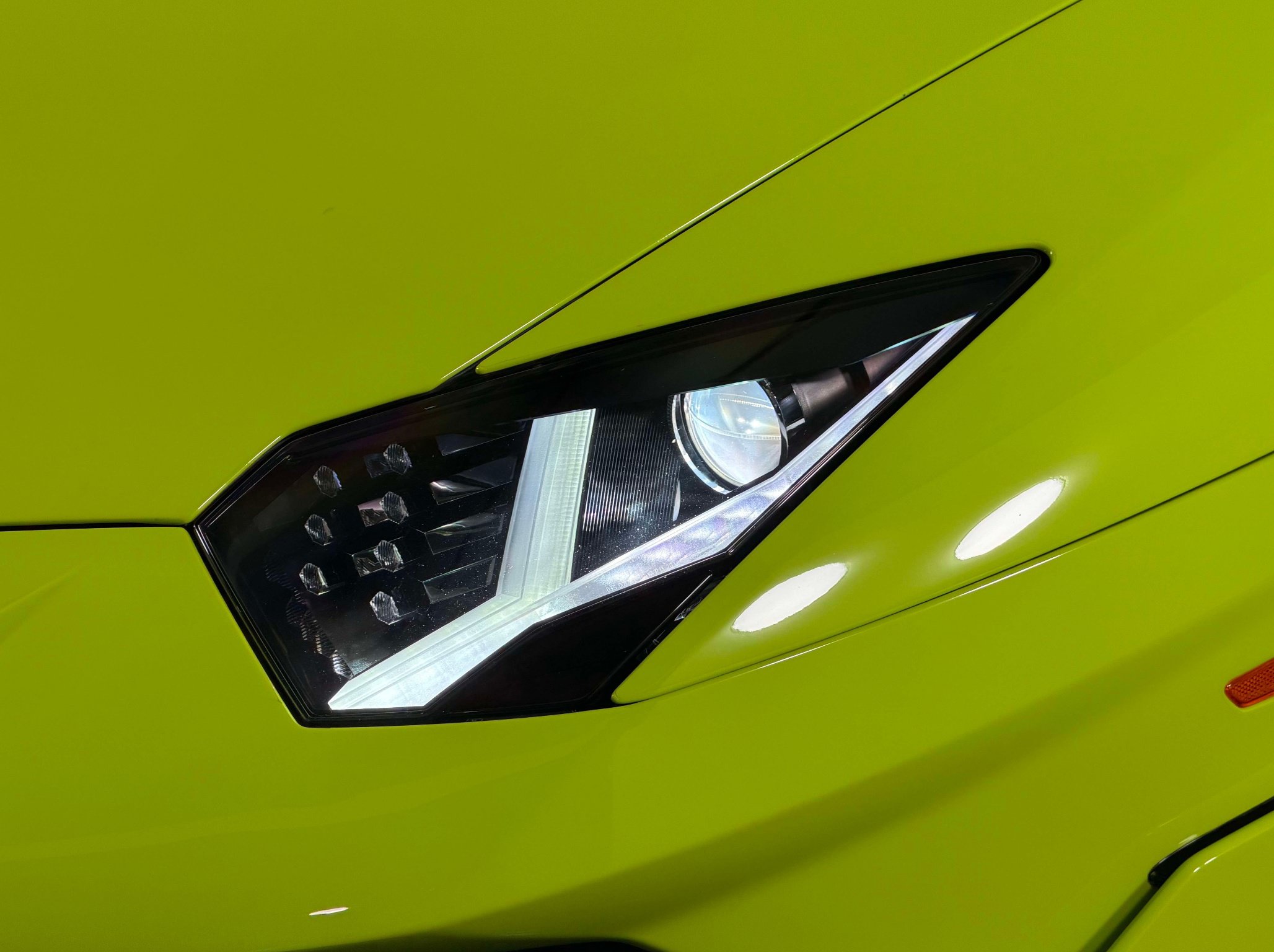Used 2020 Lamborghini Aventador SVJ AWD/4WD image 27